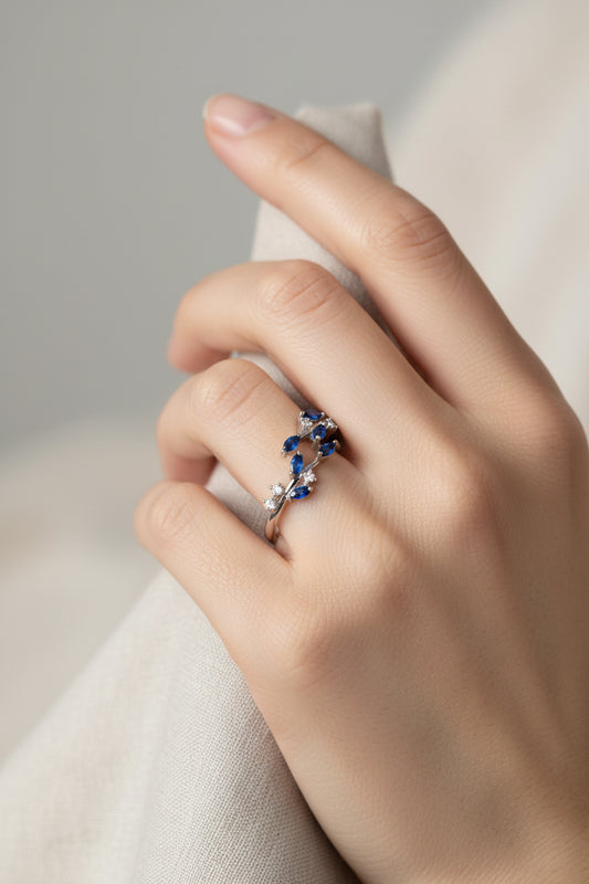 Bague femme réglable ornée de feuilles oxydes bleu et blanc