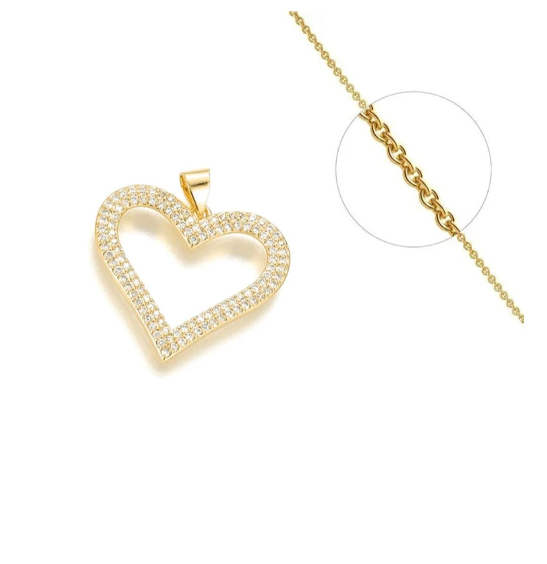 Collier femme avec pendentif cœur zirconiums sertis