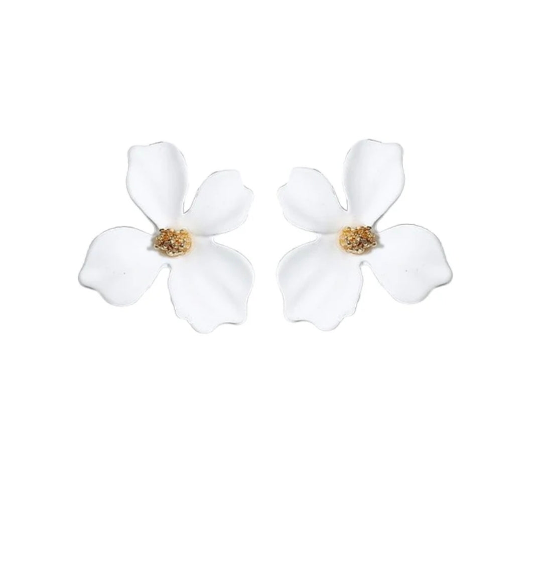 Boucles d'oreilles fantaisie fleur blanche