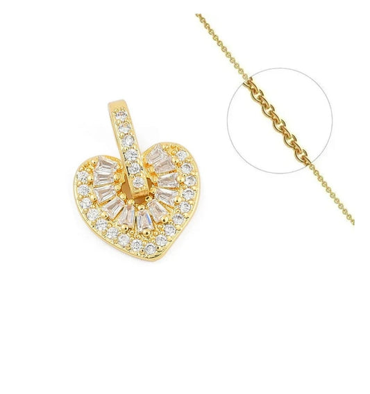 Collier femme avec pendentif très joli cœur avec des zirconiums blancs sertis
