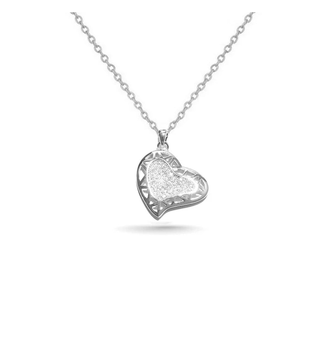 Collier femme rhodié avec pendentif cœur