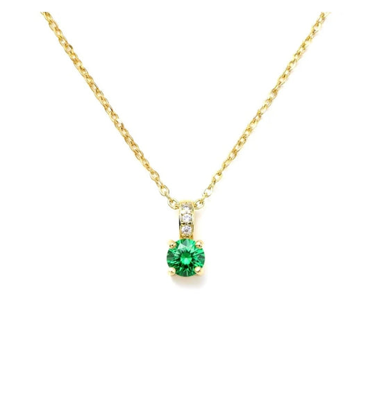 Collier femme oxyde vert et zirconiums sertis sur la bélière doré à l'or fin