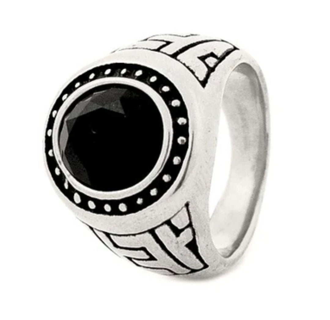 Bague homme Acier 316 de couleur argentée - Grosse chevaliere ciselé avec un diamant cz noir imposant