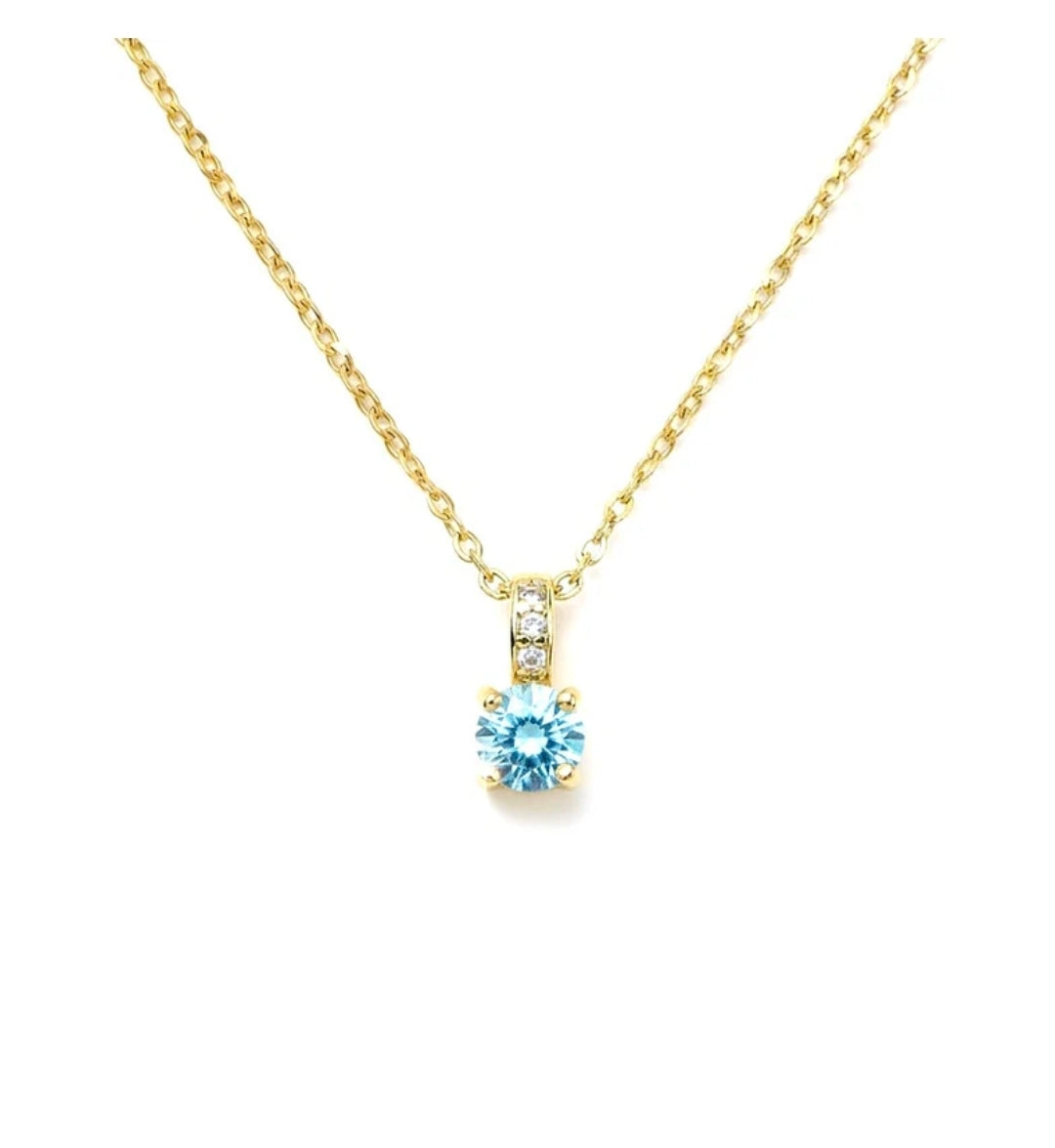 Collier femme oxyde bleu et zirconiums sertis sur la bélière doré à l'or fin