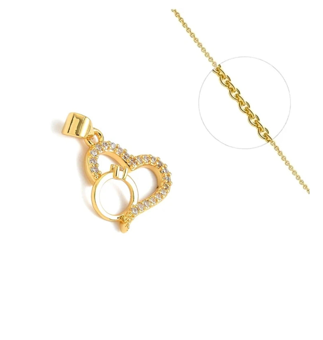 Collier chaîne et pendentif coeur  zirconiums doré à l'or fin