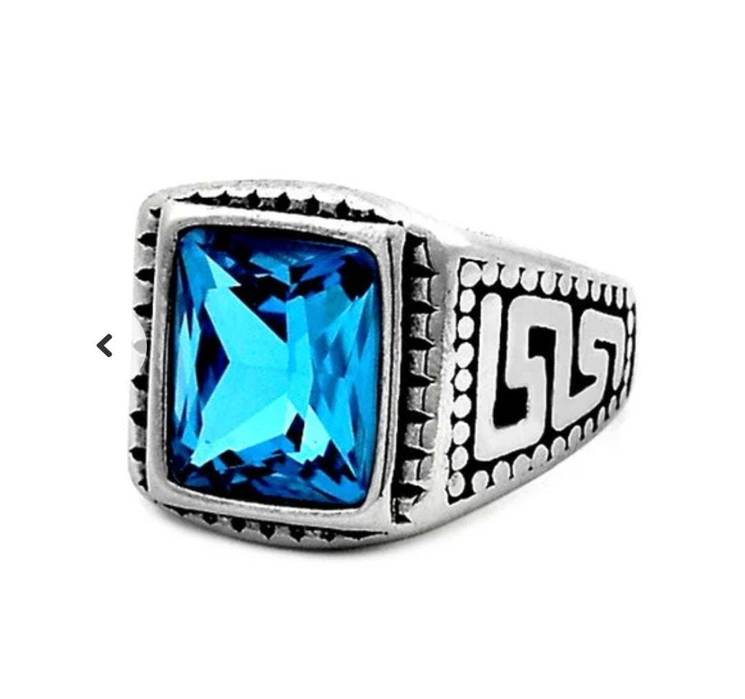 Bague homme Acier 316 de couleur argenté - Très belle chevaliere ajourés d'un diamant cz Bleu