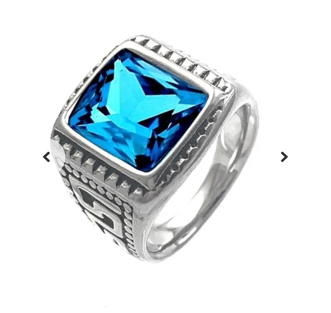 Bague homme Acier 316 de couleur argenté - Très belle chevaliere ajourés d'un diamant cz Bleu