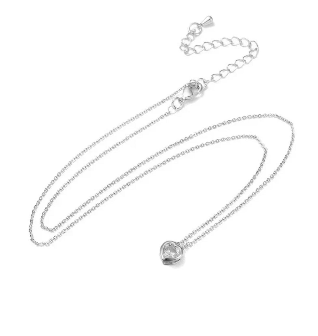 Collier femme argenté avec pendentif cœur zirconiums blanc