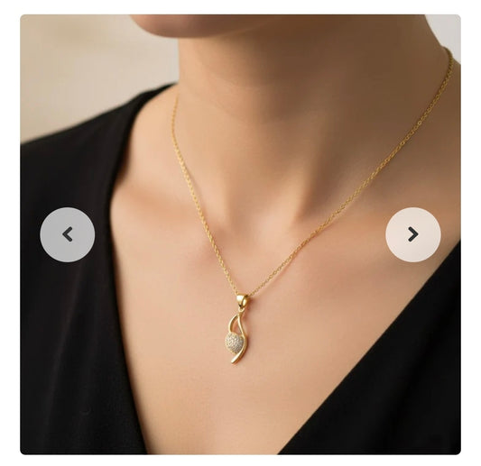Collier pour femme ornée d'un joli pendentif original cœur sertis de zirconiums