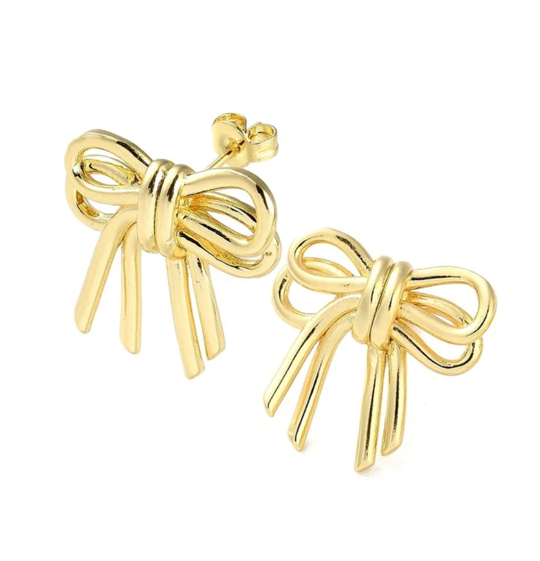 Boucles d'oreilles femme jolie nœud dorées à l'or fin